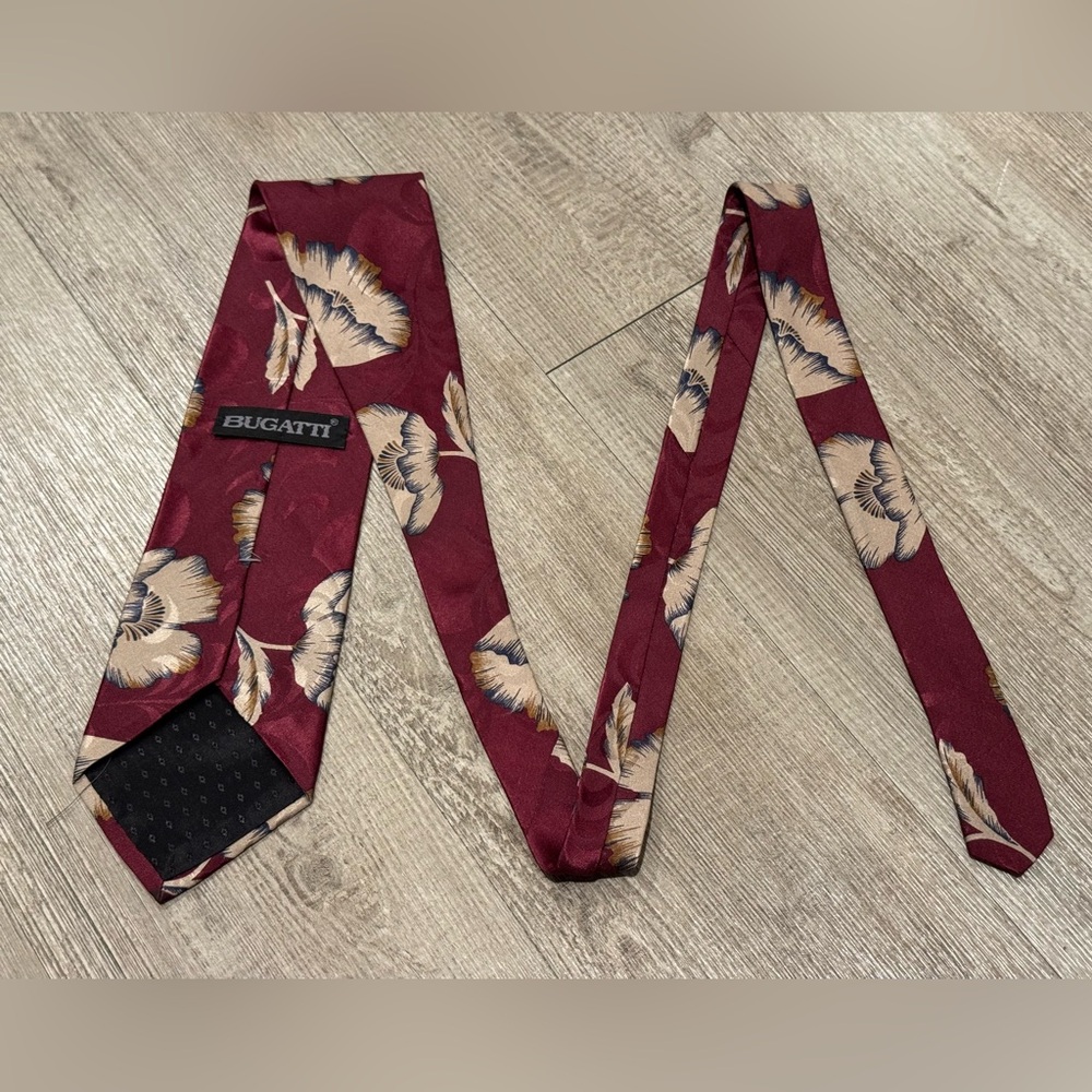 Vintage Bugatti Men's Necktie 100% Silk Burgundy Feather Floral 55 x 3. 5/8 NEW - Picture 3 of 7